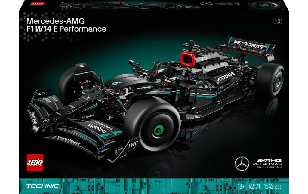 LEGO Mercedes-AMG F1 W14 E Performance_Hauptbild